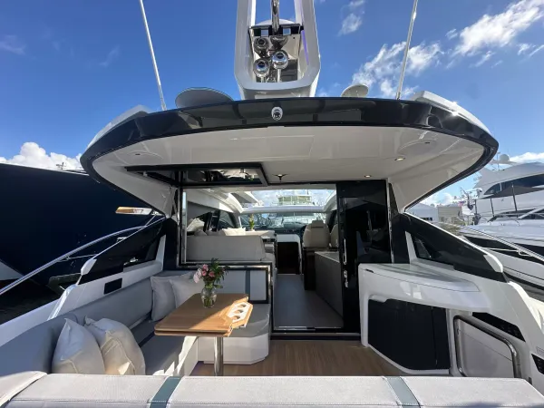 2027 Fairline TARGA 47 GT detail image 16