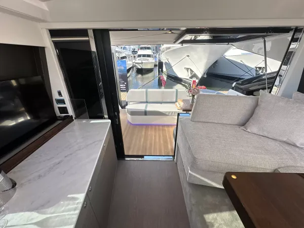 2027 Fairline TARGA 47 GT detail image 40