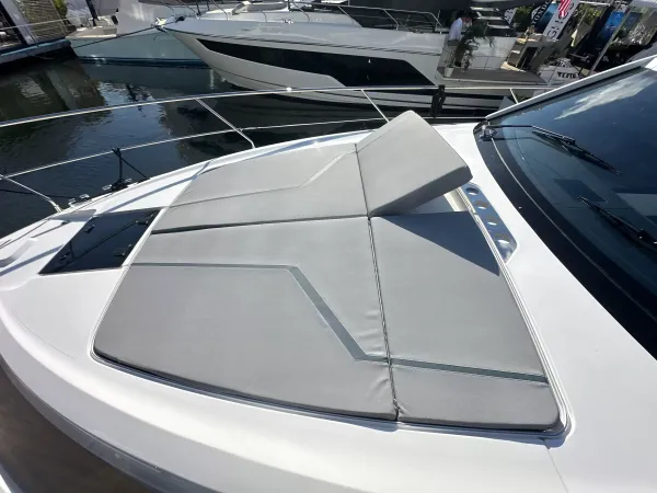 2027 Fairline TARGA 47 GT detail image 46