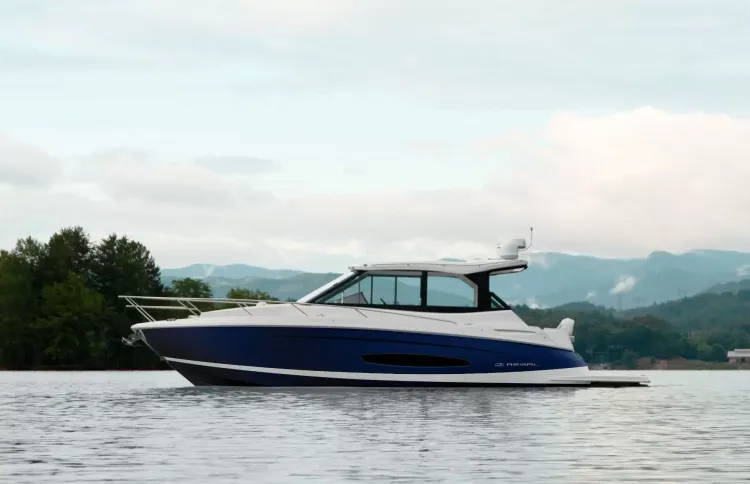 2026 Regal 36 GRANDE COUPE0