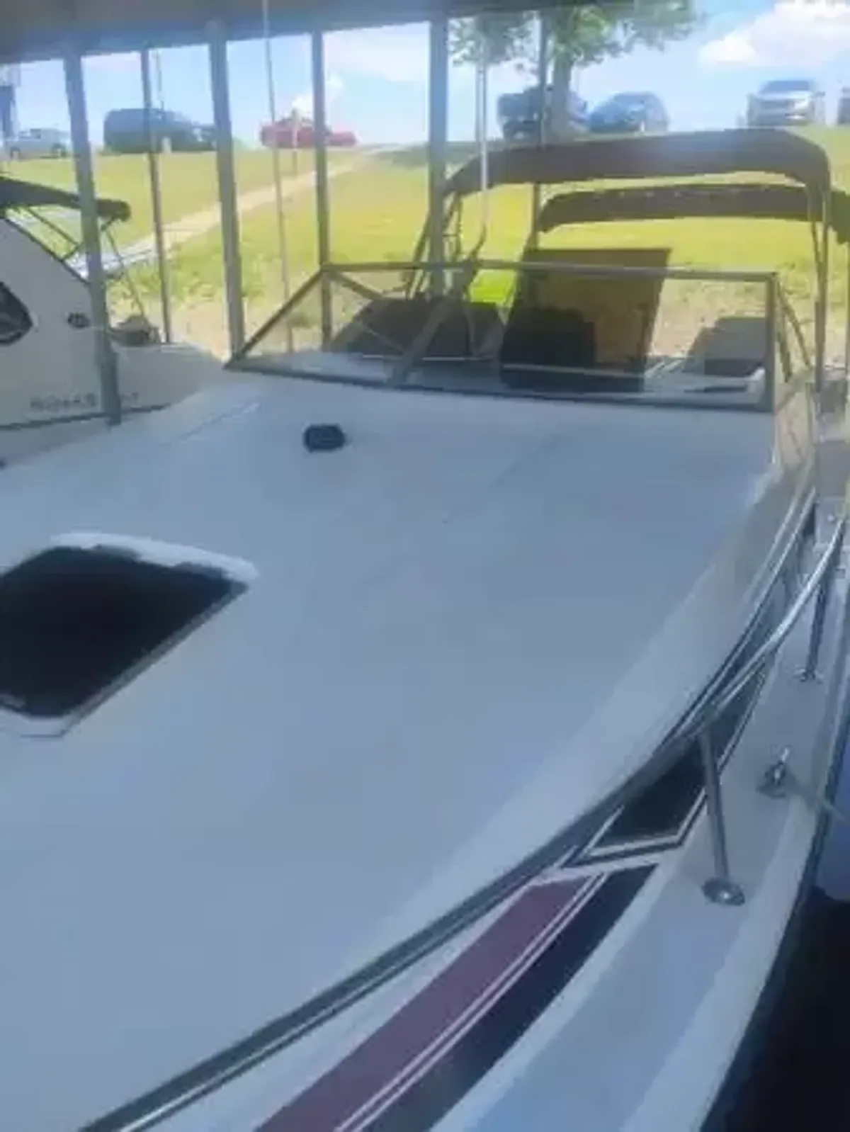 boat-carouselImage-image
