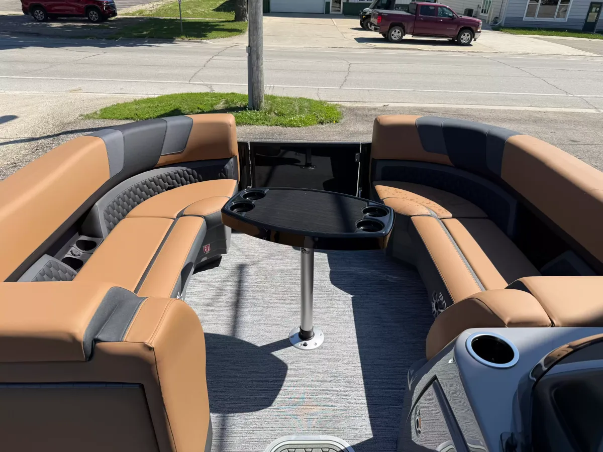 boat-carouselImage-image