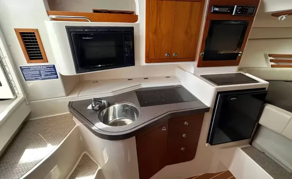 2009 Grady White EXPRESS 330 detail image 18