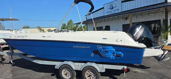 2019 Bayliner E 21