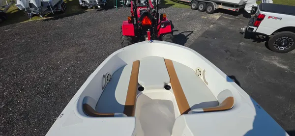 2019 Bayliner E 21