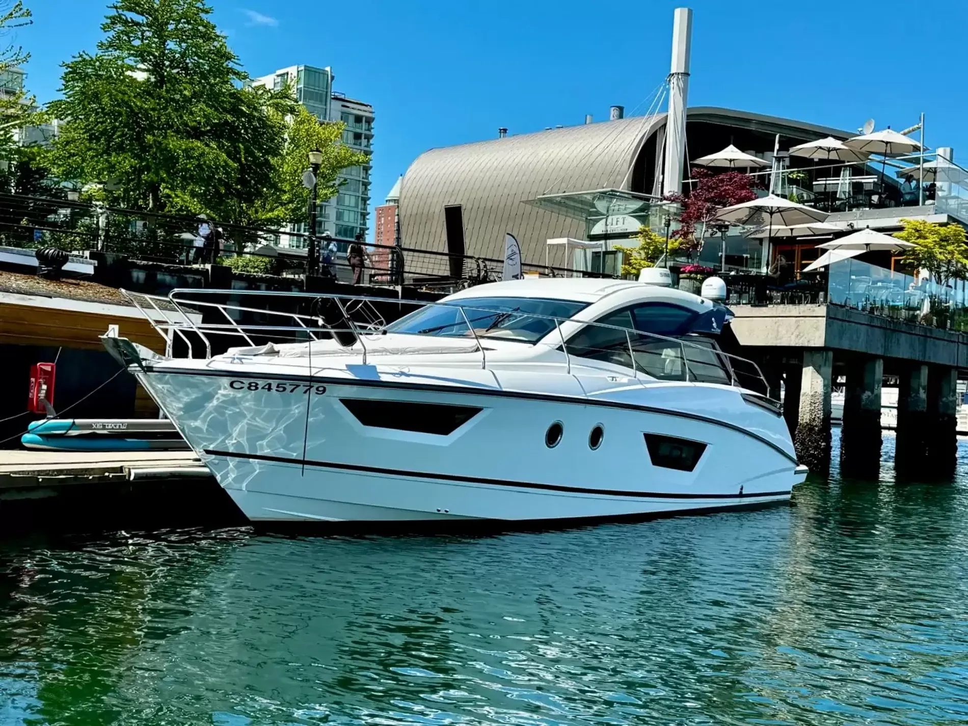 Pre-Owned 2016 Beneteau Gran Turismo 40 for Sale | Vancouver, BC | M&P Yacht Centre | 6a29c2a8914b5a226d0d0cfd