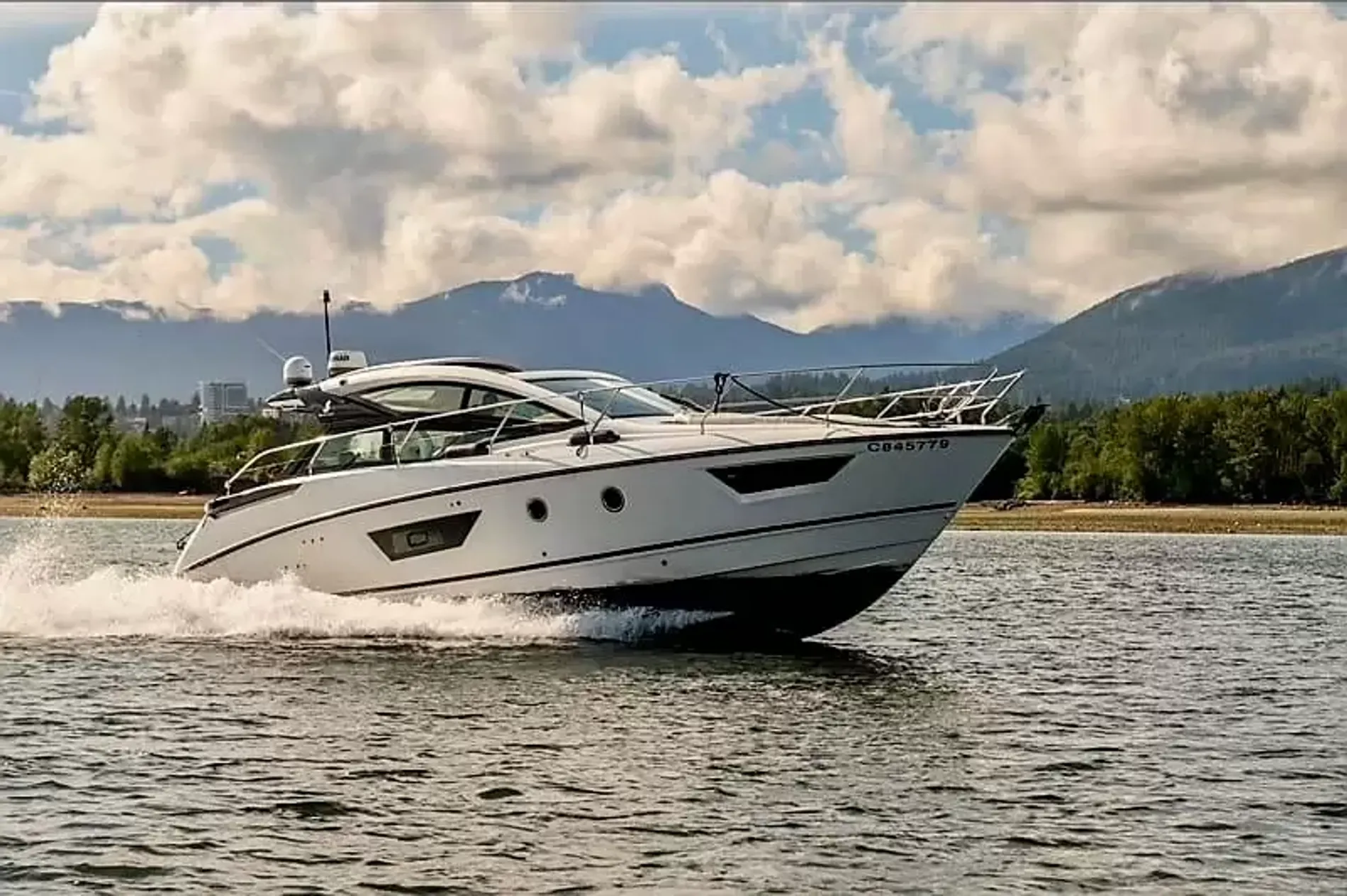Pre-Owned 2016 Beneteau Gran Turismo 40 for Sale | Vancouver, BC | M&P Yacht Centre | 6a29c2a8914b5a226d0d0cfd