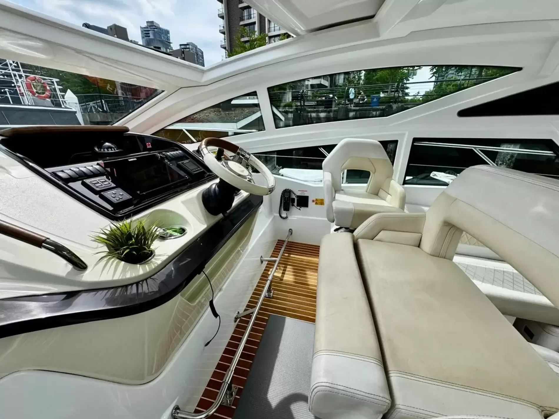 Pre-Owned 2016 Beneteau Gran Turismo 40 for Sale | Vancouver, BC | M&P Yacht Centre | 6a29c2a8914b5a226d0d0cfd