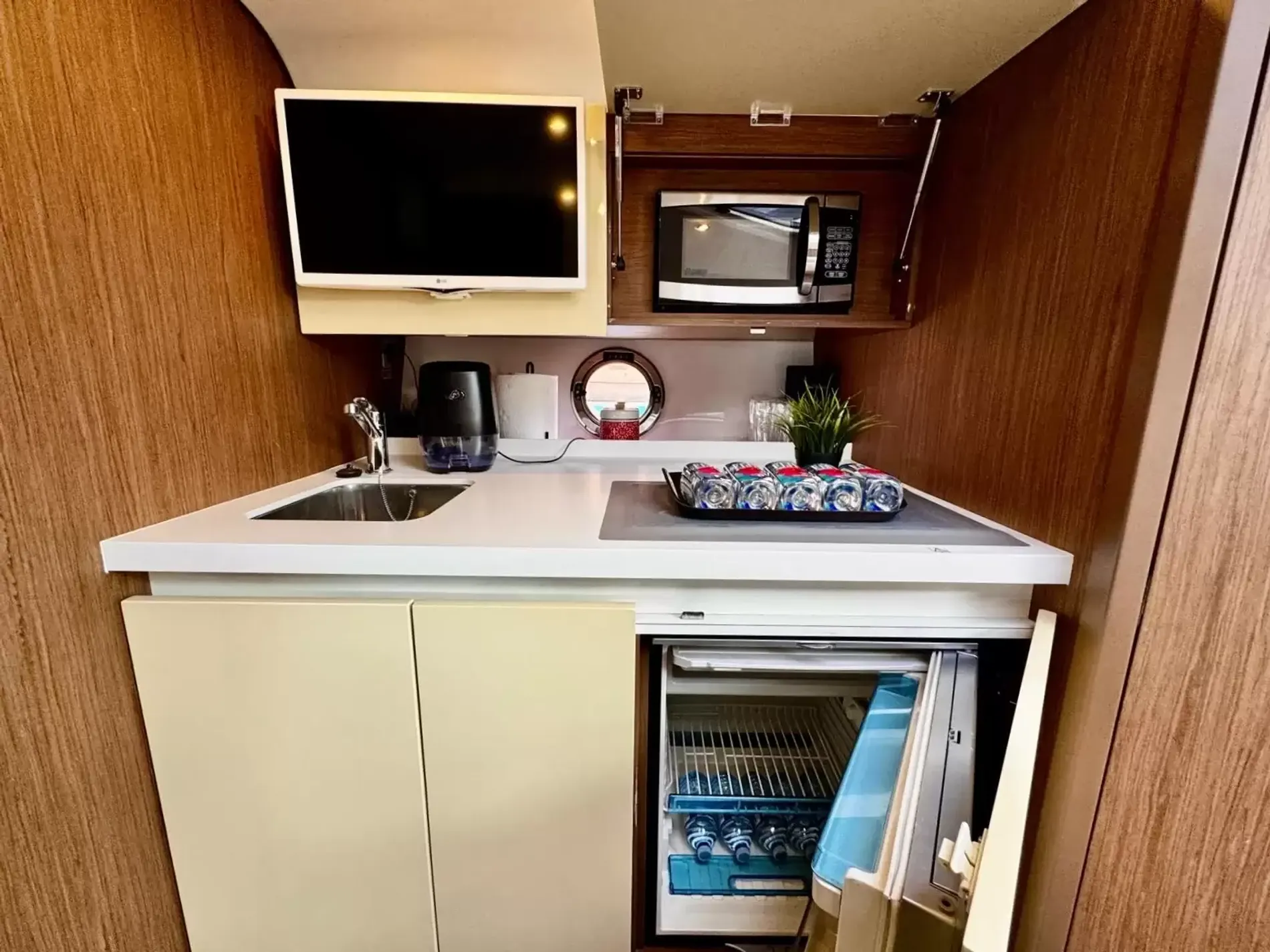 Pre-Owned 2016 Beneteau Gran Turismo 40 for Sale | Vancouver, BC | M&P Yacht Centre | 6a29c2a8914b5a226d0d0cfd
