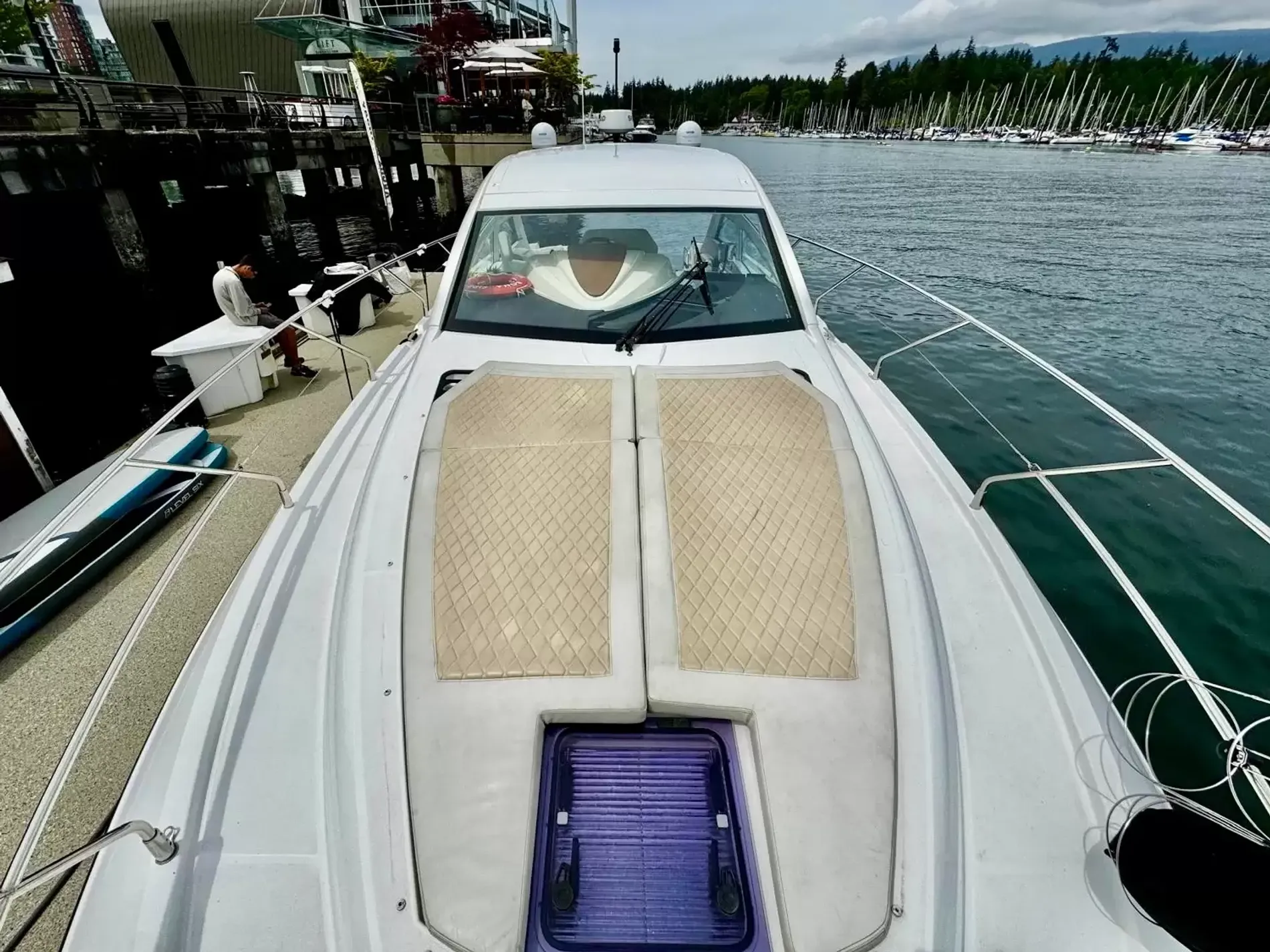 Pre-Owned 2016 Beneteau Gran Turismo 40 for Sale | Vancouver, BC | M&P Yacht Centre | 6a29c2a8914b5a226d0d0cfd