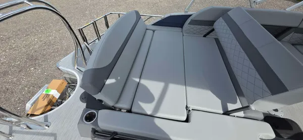 2027 Monaco MC235SFL