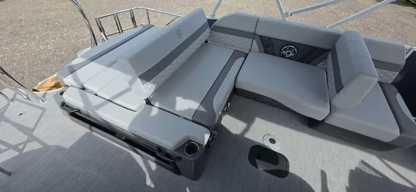2027 Monaco MC235SFL