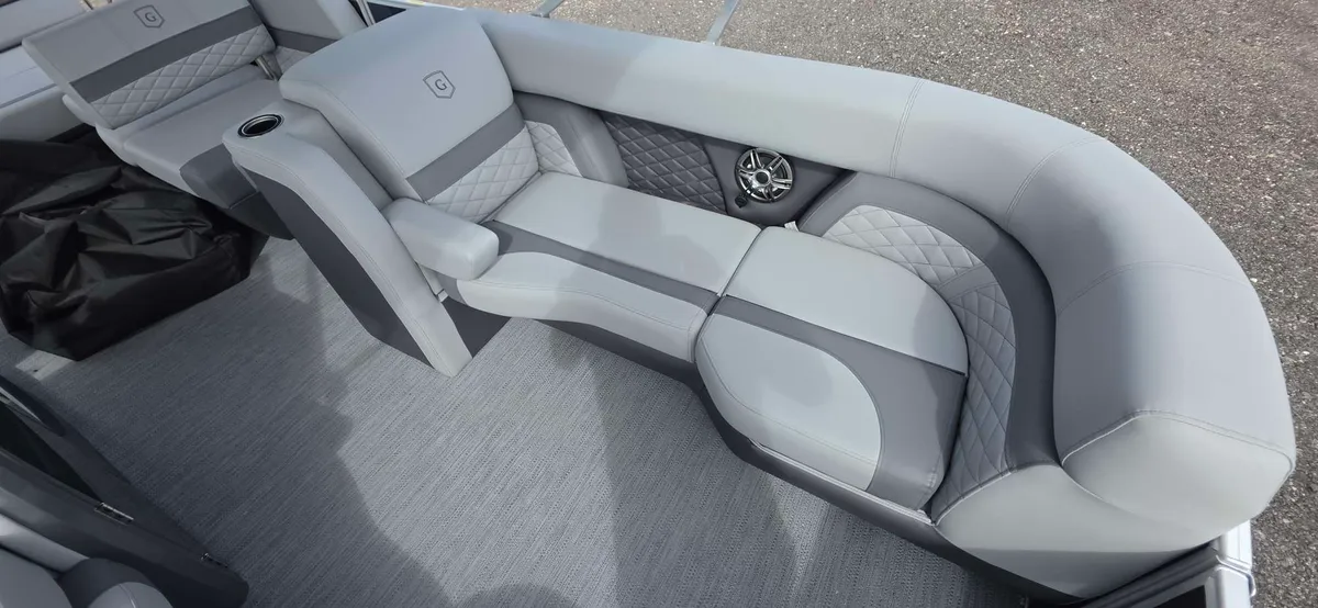 2027 Monaco MC235SFL