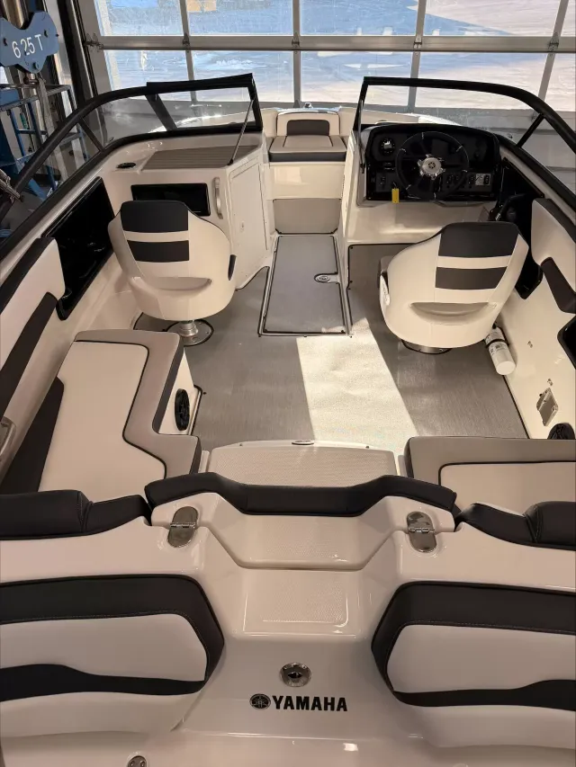 Boat Thumbnail 8