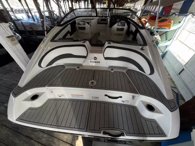 Boat Thumbnail 4