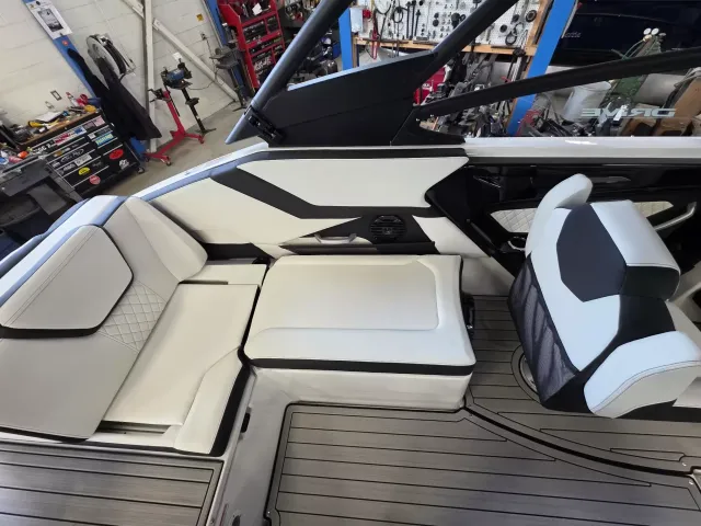 Boat Thumbnail 8