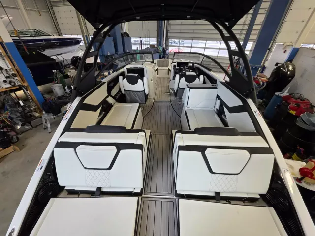 Boat Thumbnail 6