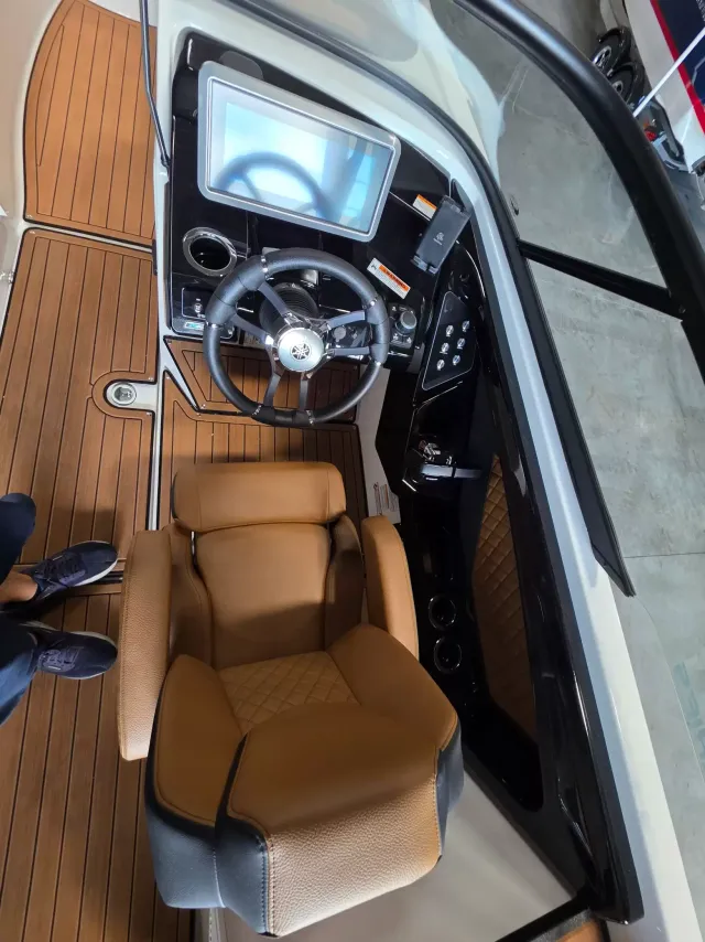 Boat Thumbnail 8