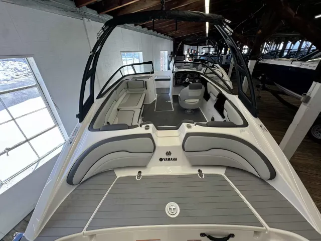 Boat Thumbnail 3