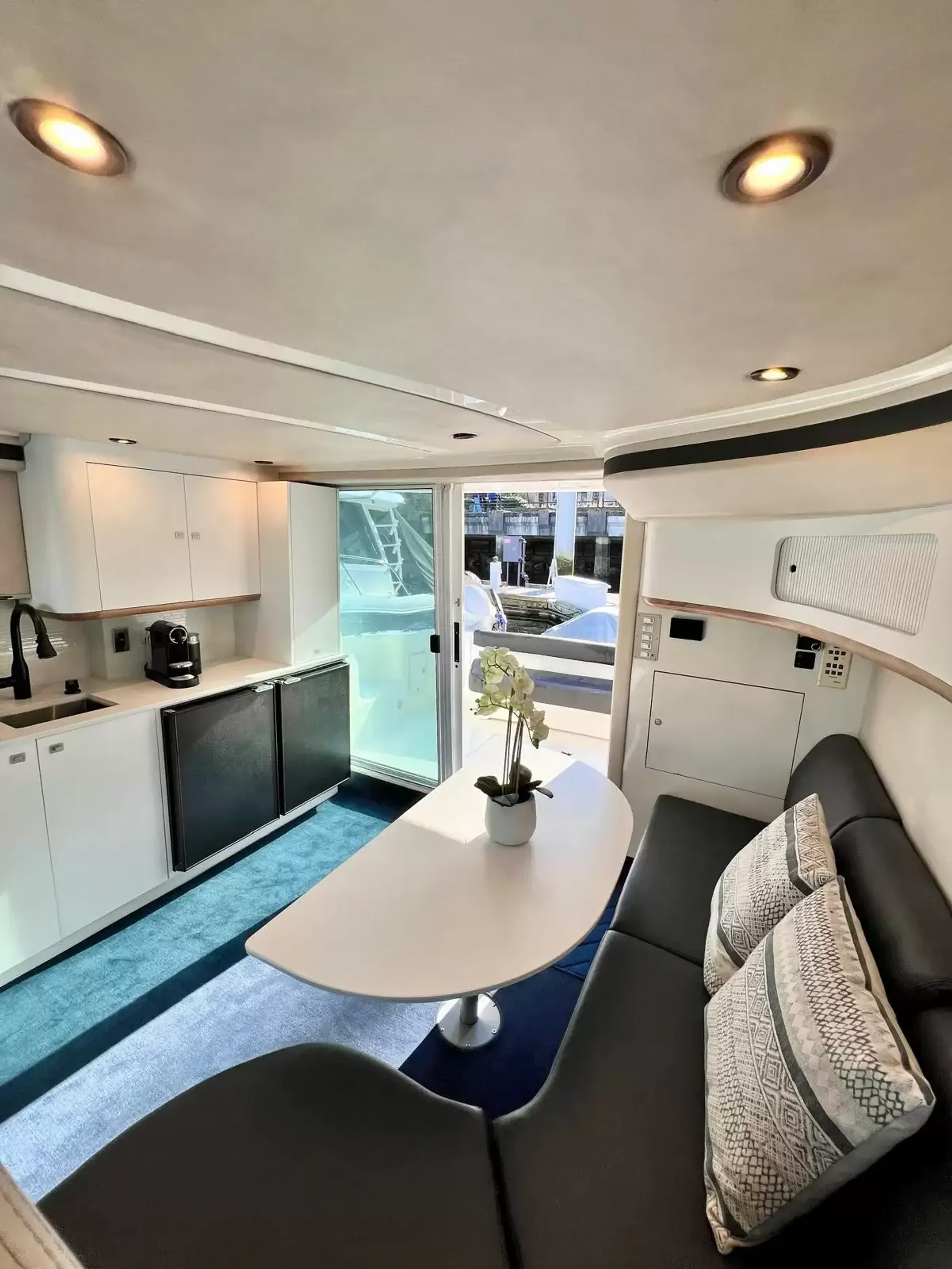 Pre-Owned 1996 Sea ray 400 Sedan Bridge for Sale | Vancouver, BC | M&P Yacht Centre | 6a32f5cb9ac939009c099641