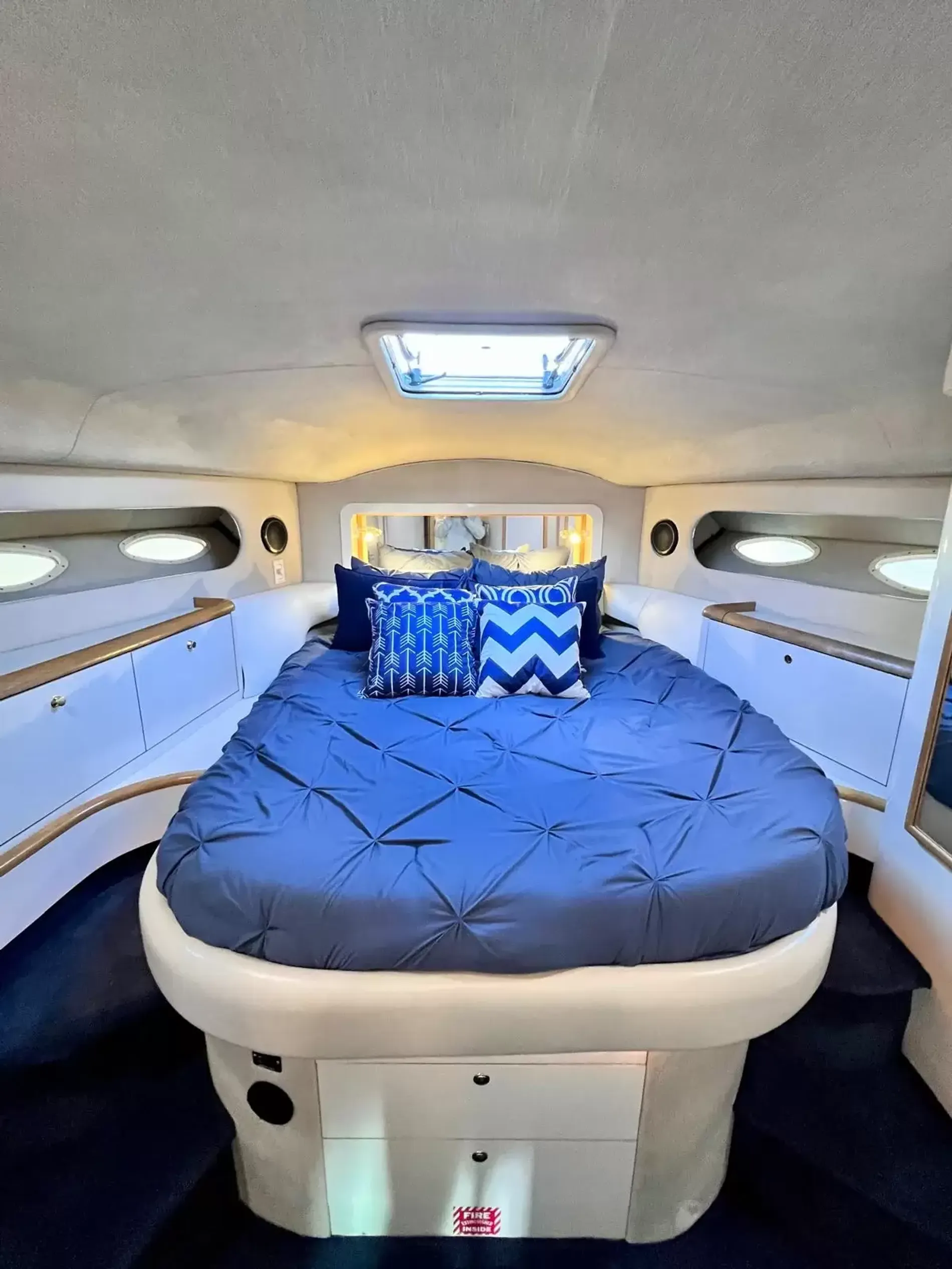 Pre-Owned 1996 Sea ray 400 Sedan Bridge for Sale | Vancouver, BC | M&P Yacht Centre | 6a32f5cb9ac939009c099641