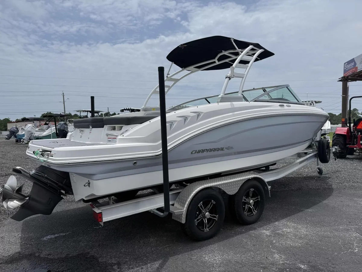 2023 Chaparral 23SSI