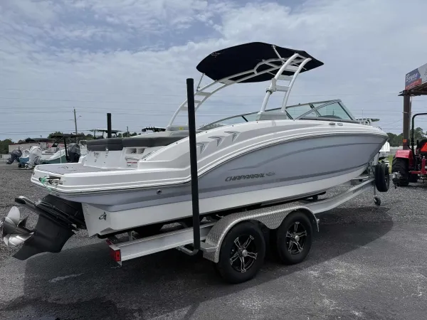 2023 Chaparral 23SSI