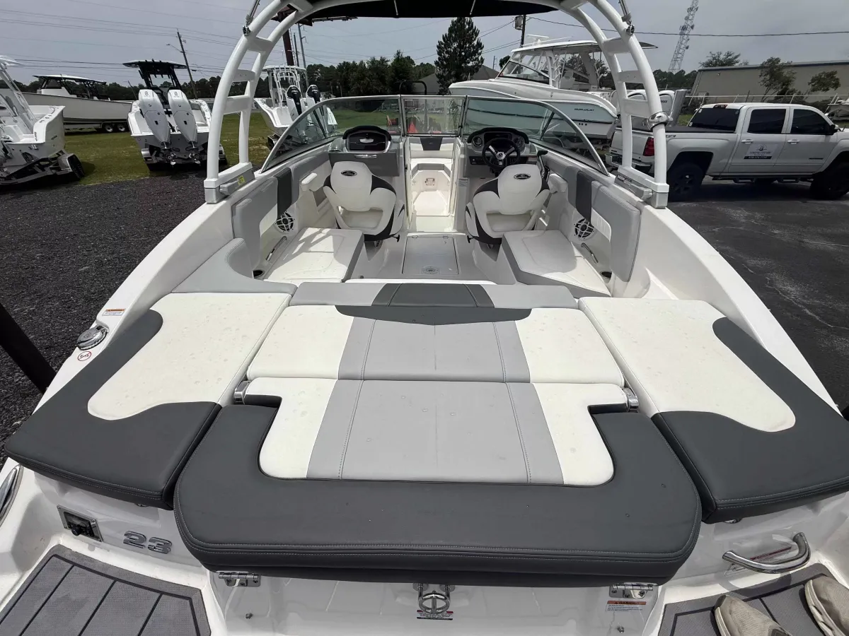 2023 Chaparral 23SSI