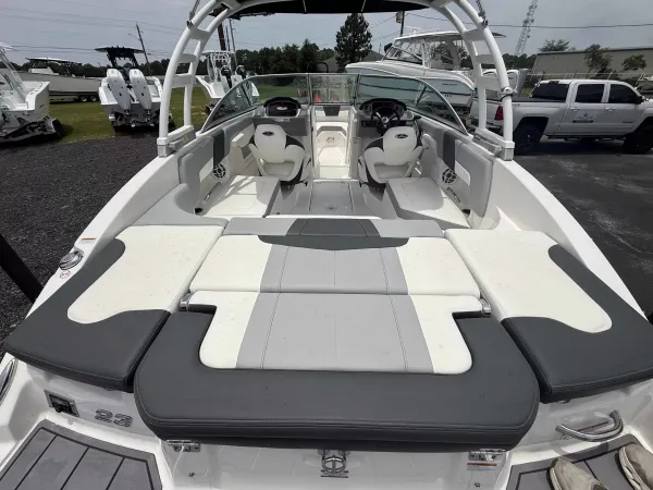 2023 Chaparral 23SSI