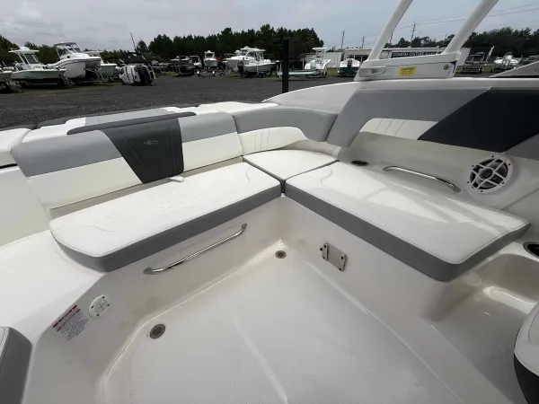 2023 Chaparral 23SSI