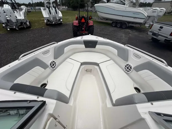 2023 Chaparral 23SSI