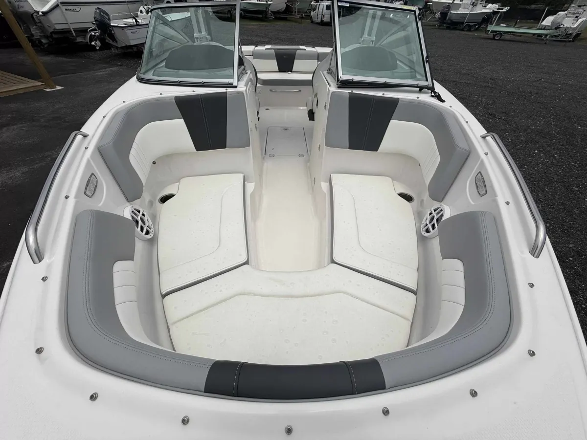 2023 Chaparral 23SSI