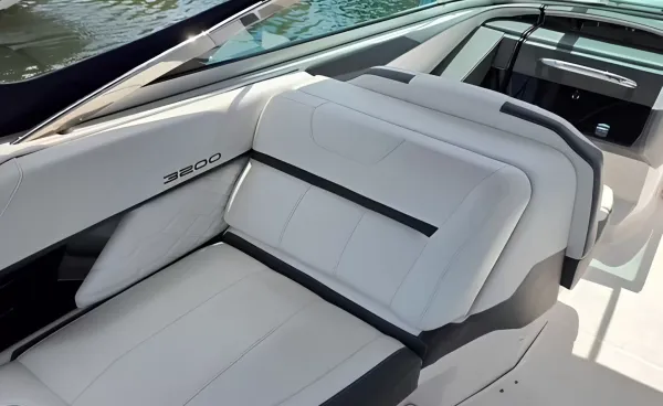2016 Regal 3200 detail image 16