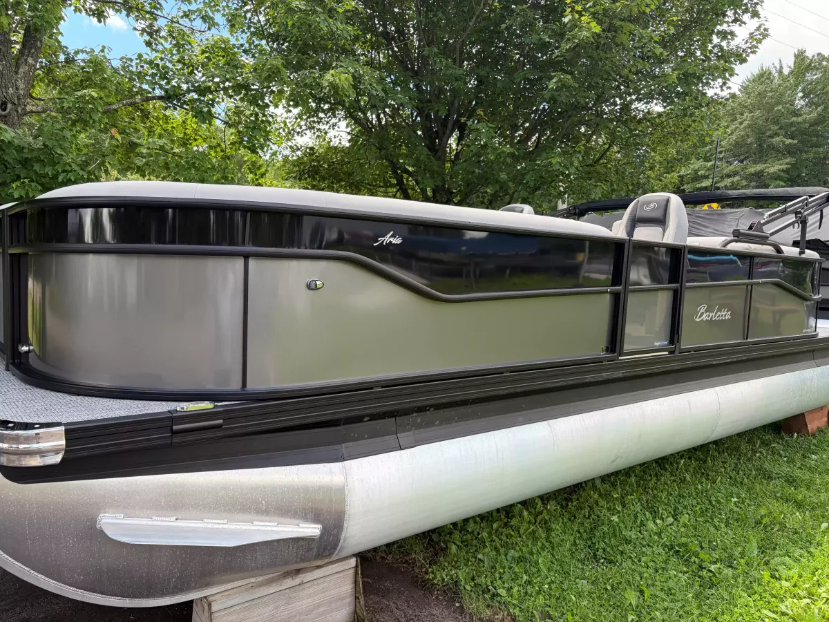 boat-carouselImage-image