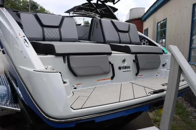 Boat Thumbnail 3
