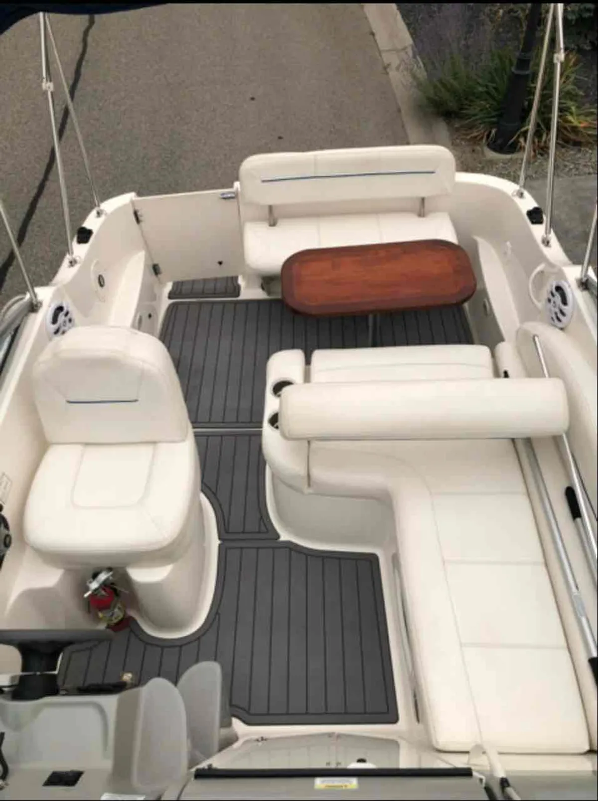 2010 Bayliner 245-28