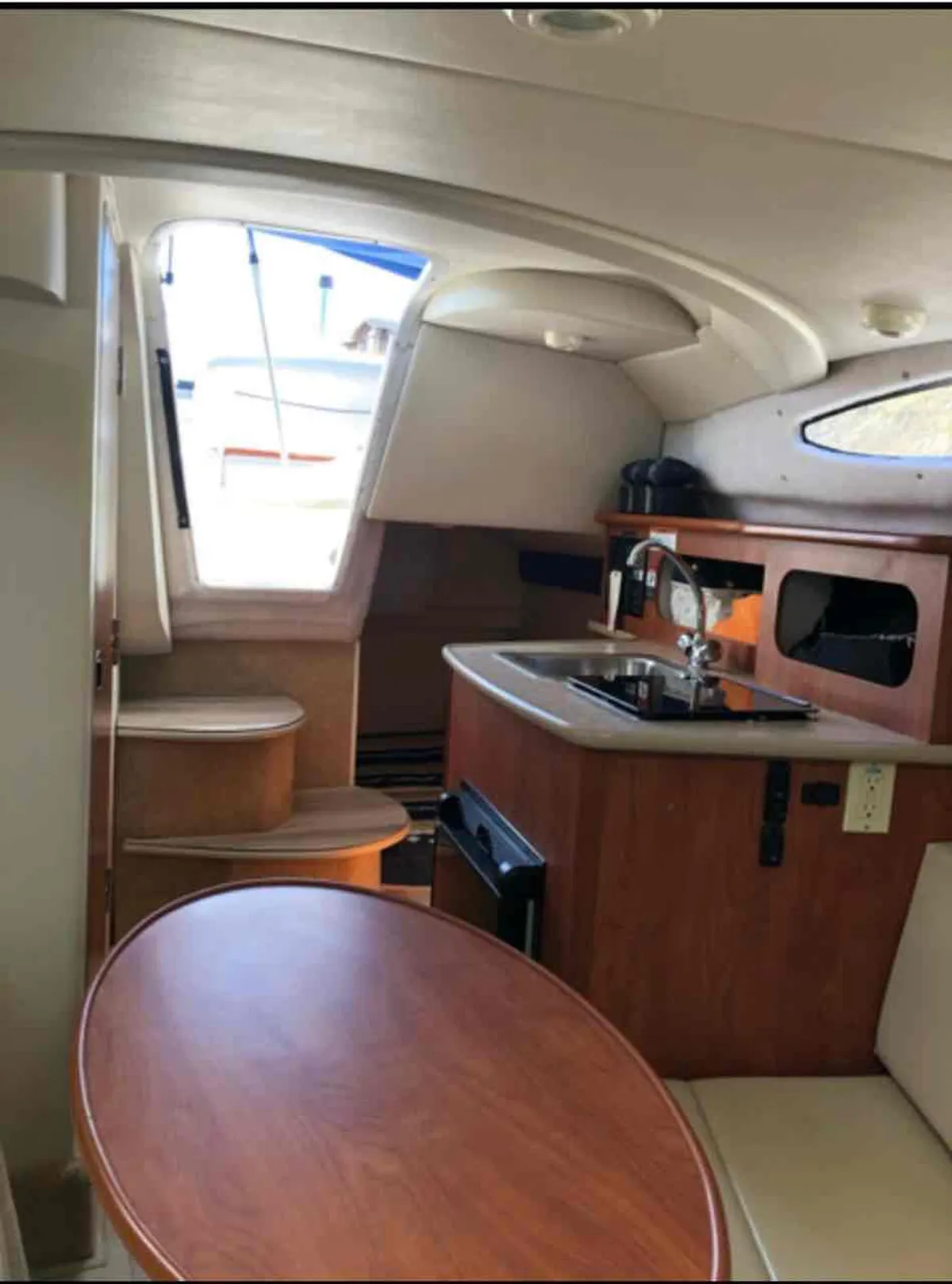 2010 Bayliner 245-29