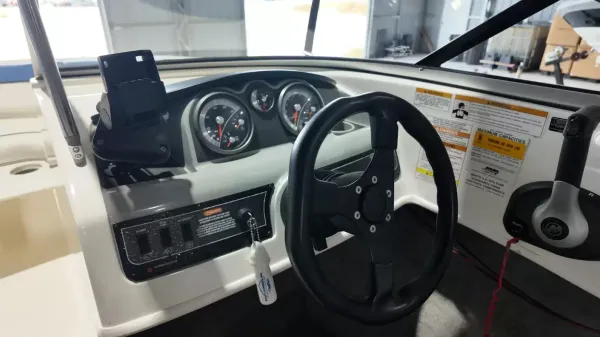 2013 Bayliner 185BR-17