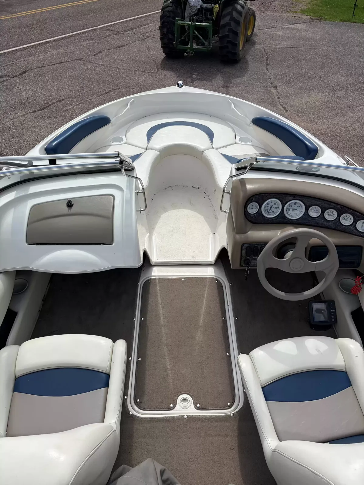 boat-carouselImage-image