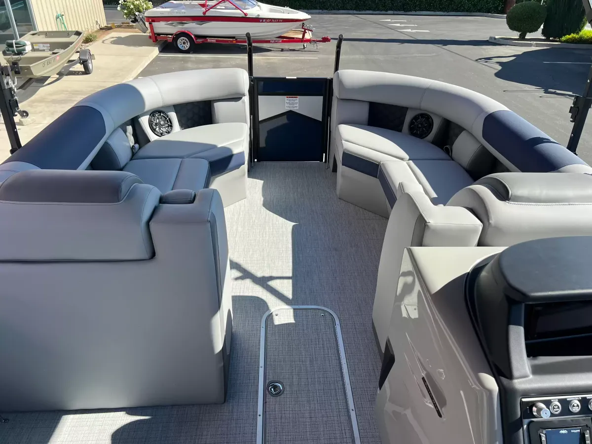2026 South Bay 525RS-8
