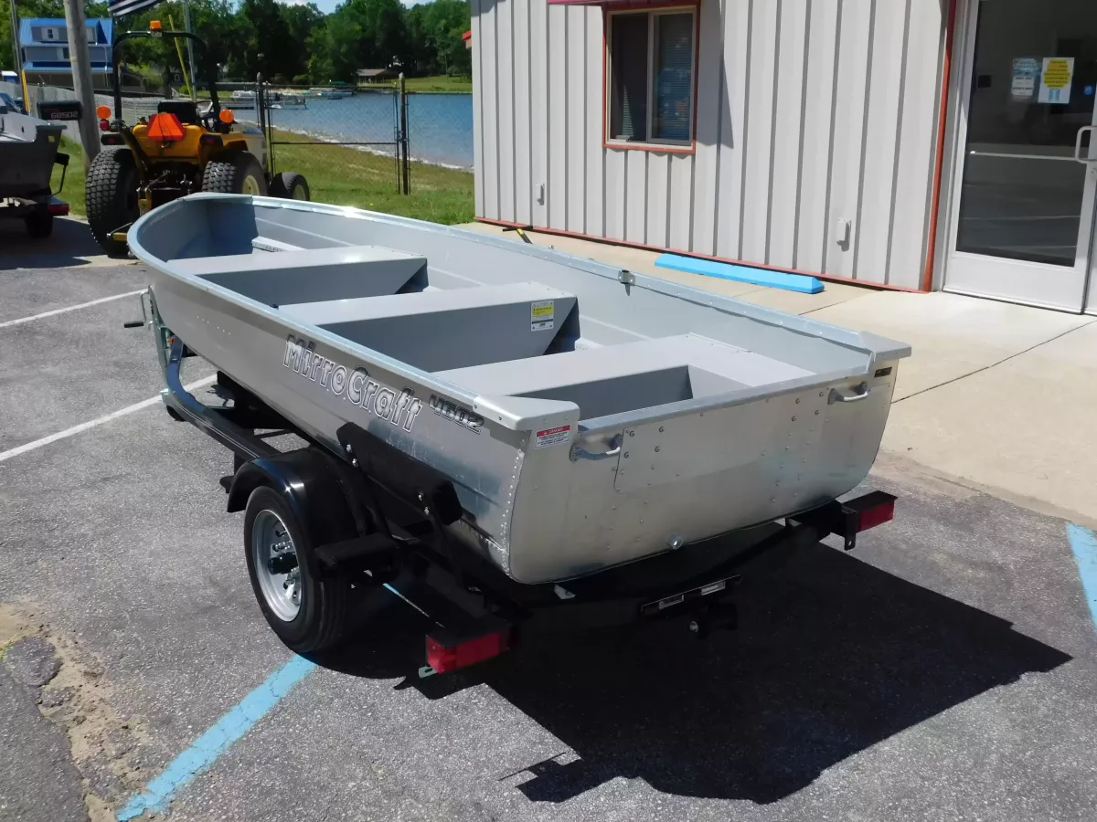 dummy-boat-img