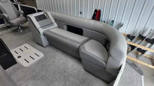 2024 Premier Solaris 250 RL-18