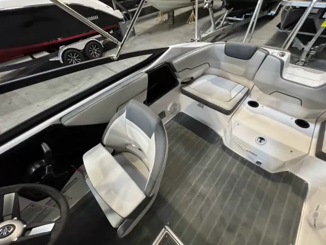Boat Thumbnail 9