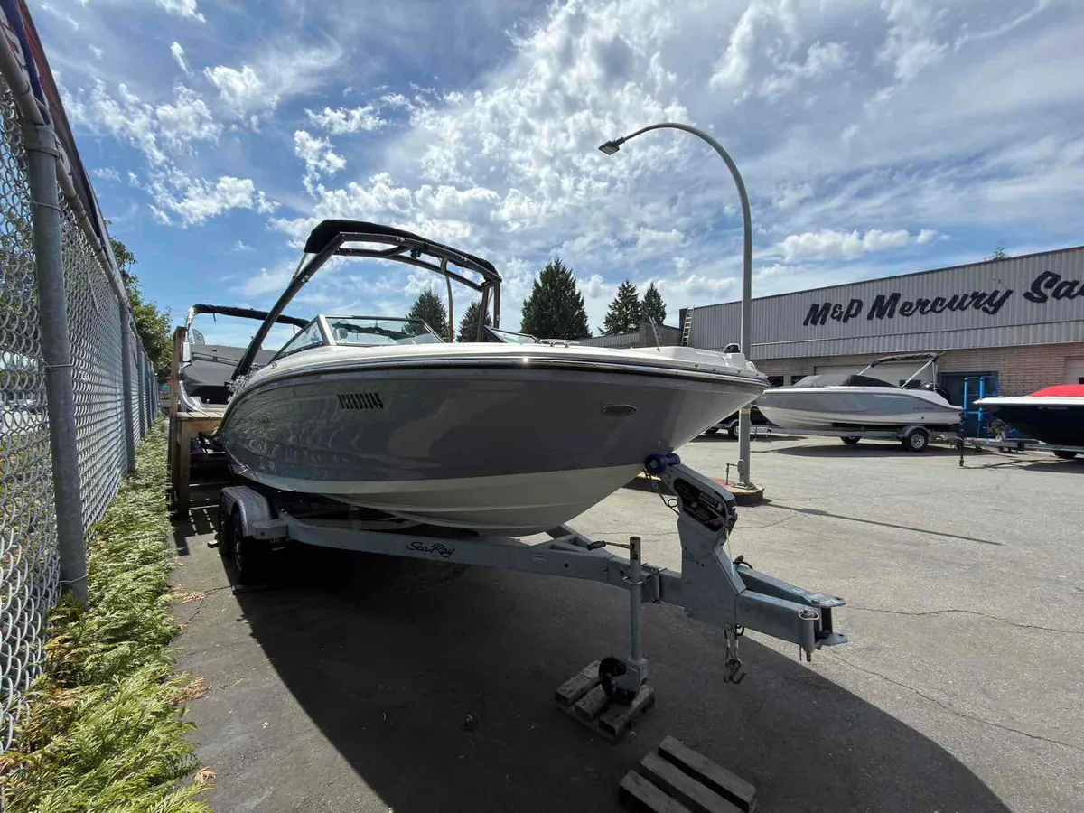 2023 Sea Ray 190SPX-3