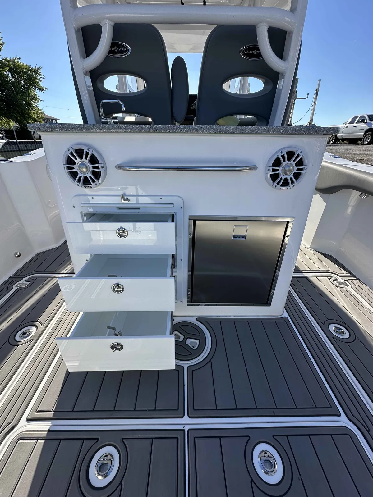 dummy-boat-img
