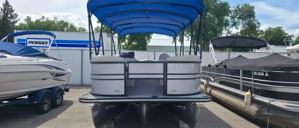 boat-carouselImage-image
