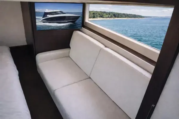 2019 Regal 42 GRANDE COUPE detail image 17