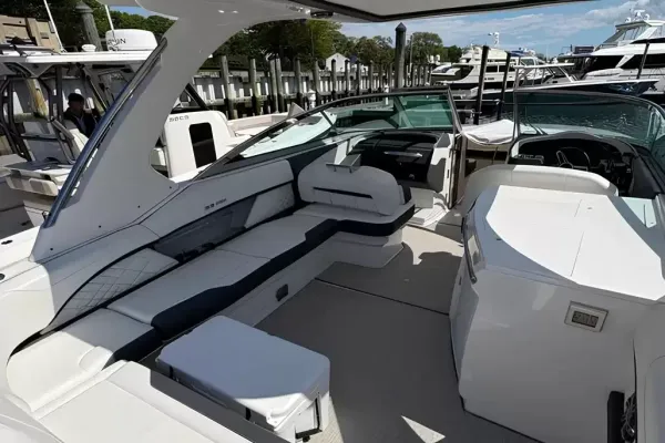 2020 Regal 33 OBX detail image 3