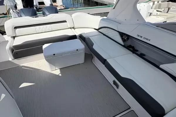 2020 Regal 33 OBX detail image 6
