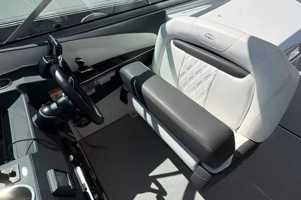2020 Regal 33 OBX detail image 8